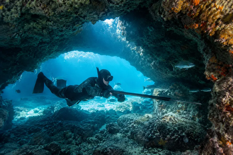 Los secretos de la pesca en las cuevas submarinas españolas Imagen ilustrativa: Los secretos de la pesca en las cuevas submarinas españolas